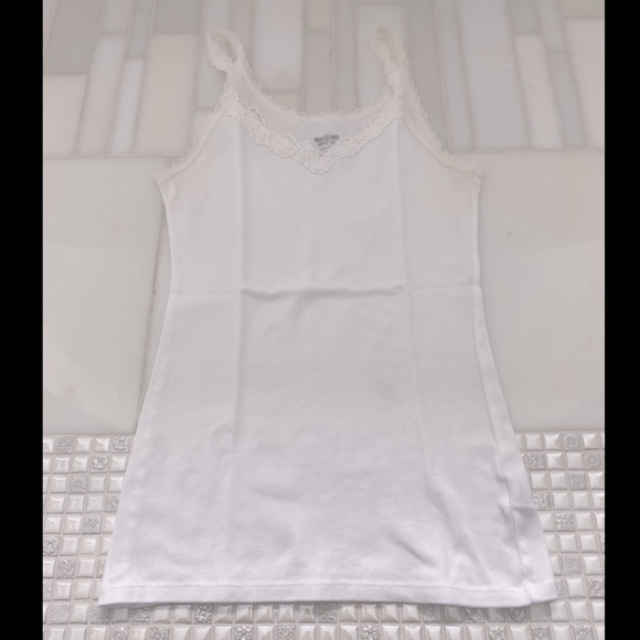 Floral Neckline Tank - Picture 1 of 2